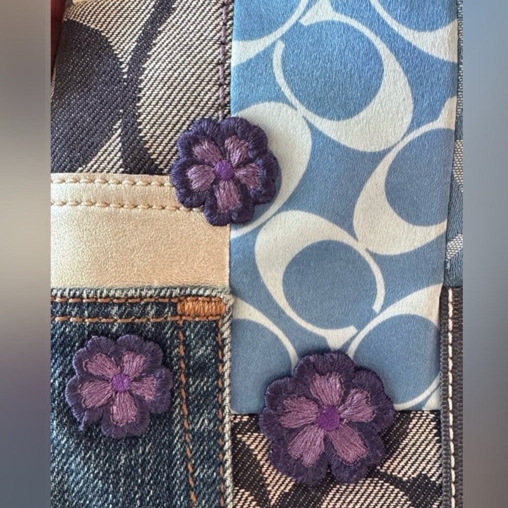 COACH Patchwork Crossbody Bag
LIMITED EDITION 10818 - Picture 6 of 11